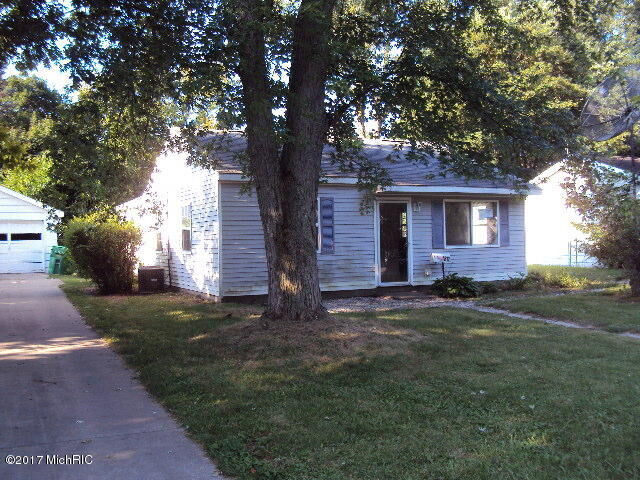 Property Photo: 1812 Cass Street MI 49120