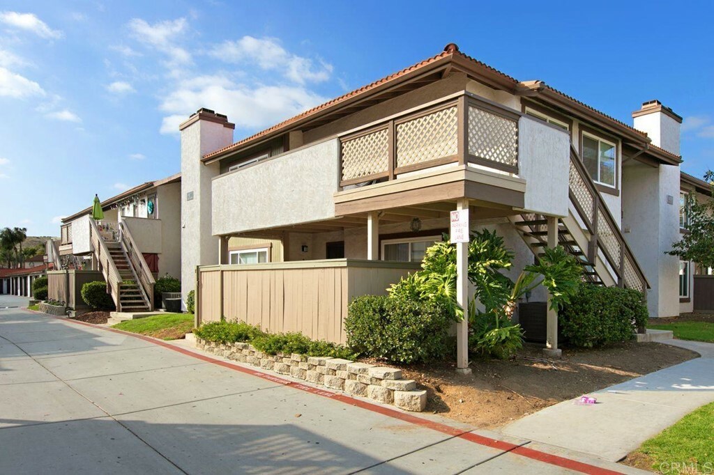 Property Photo:  9877 Caspi Gardens Dr Unit 3  CA 92071 