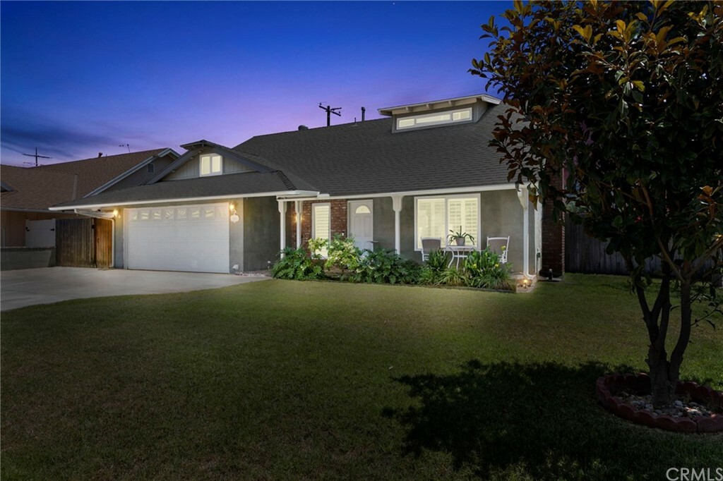 Property Photo:  860 Avocado Street  CA 92821 