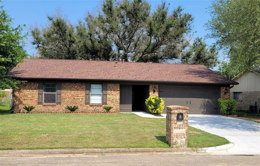 Property Photo:  331 Como Street N  TX 75482 