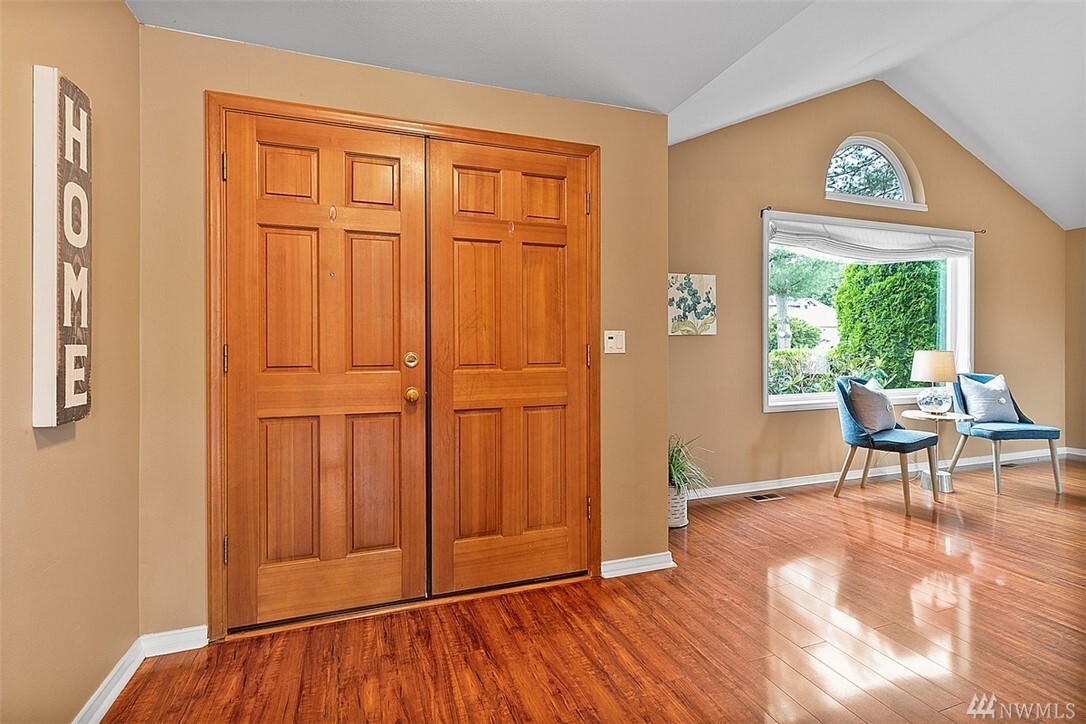 Property Photo: 3901 Larchmont Ave NE WA 98422