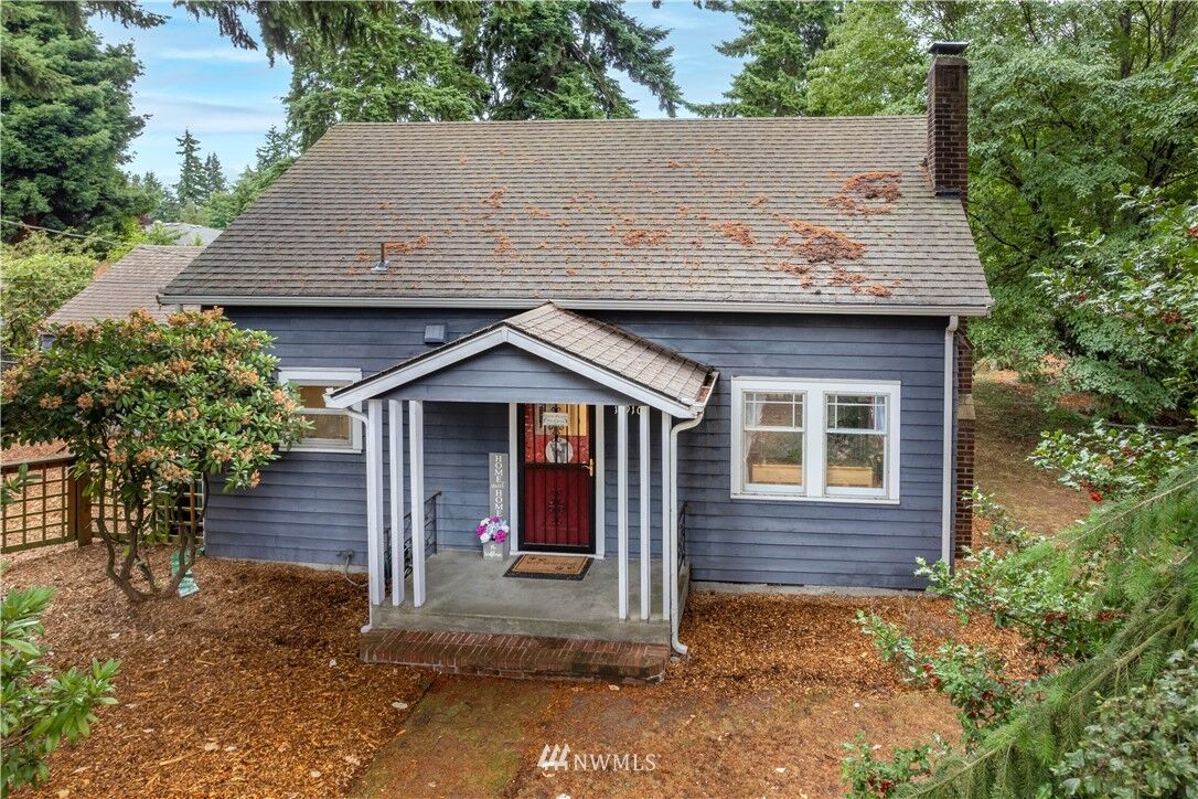 Property Photo: 19910 Fremont Avenue N WA 98133