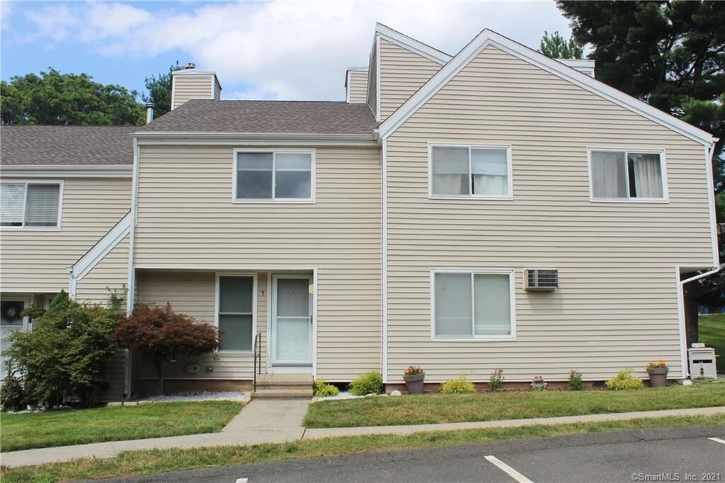 Property Photo: 9 Watch Hill Circle 9 CT 06416