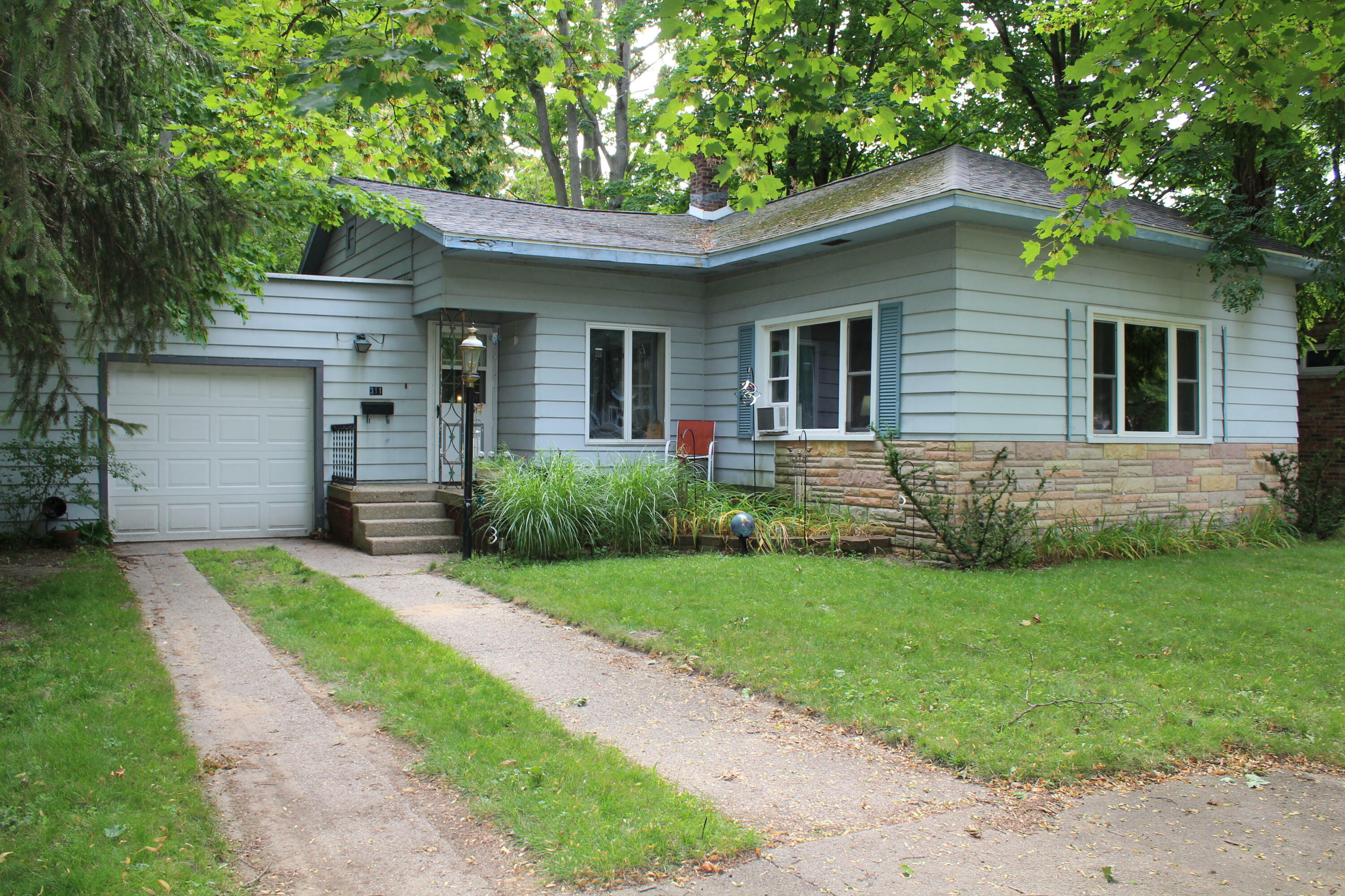 Property Photo:  311 S Livingston Street  MI 49461 