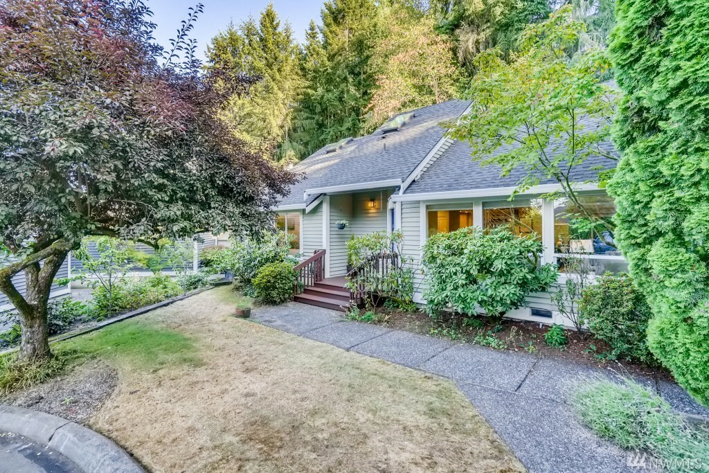 Property Photo:  11711 NE 105th Lane  WA 98033 