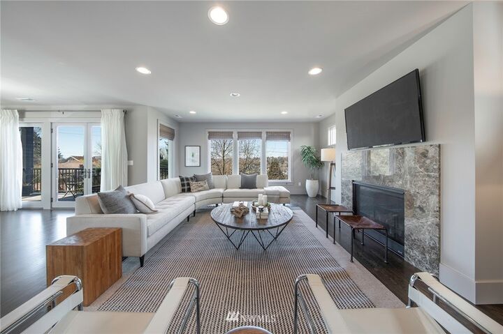 Property Photo: 1024 W Bothwell Street WA 98119