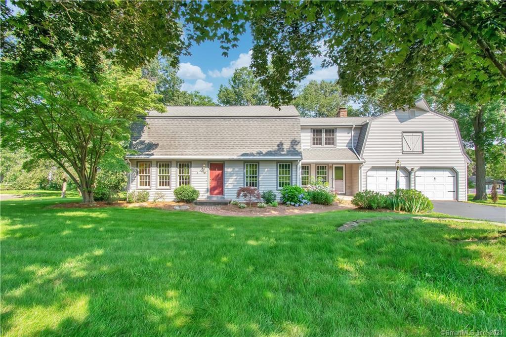 Property Photo: 15 Ledgecrest Terrace CT 06040
