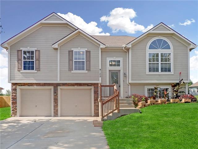 Property Photo: 9122 Richmond Court KS 66112