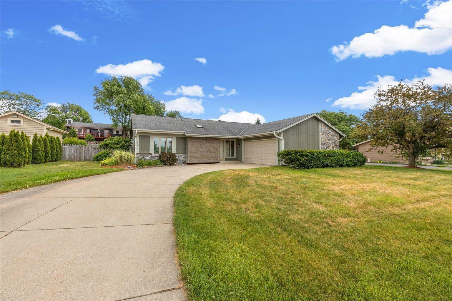 Property Photo:  354 Forest Grove Dr  WI 53072 