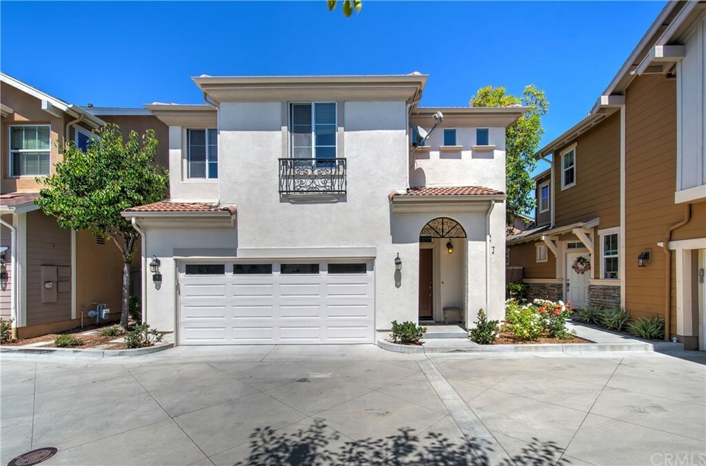 68 Stratus Lane  Tustin CA 92782 photo