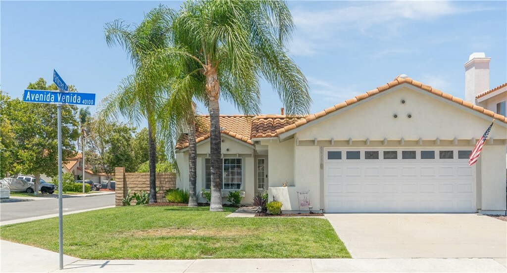 Property Photo:  40153 Avenida Venida  CA 92562 