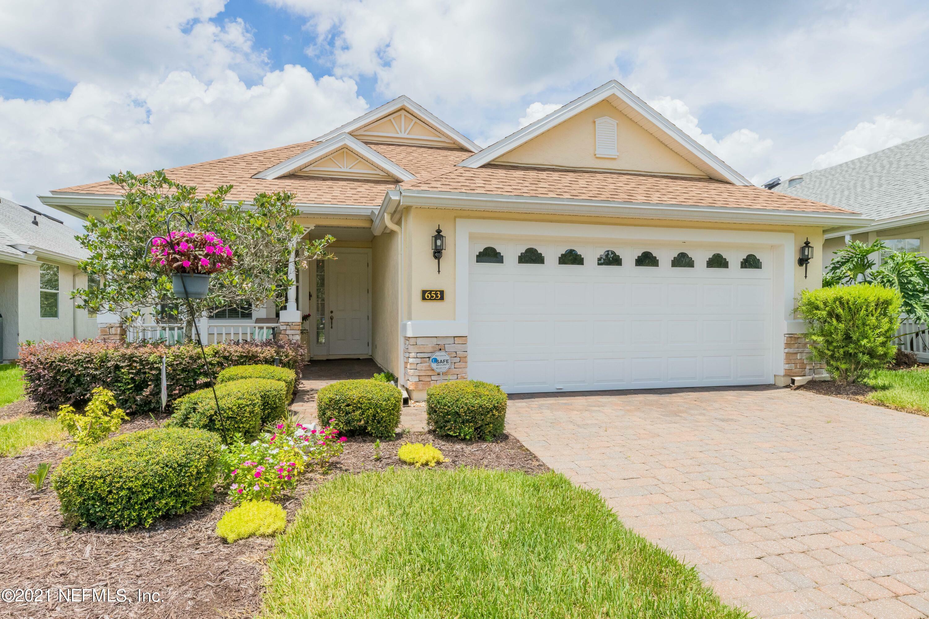 Property Photo:  653 Copperhead Circle  FL 32092 