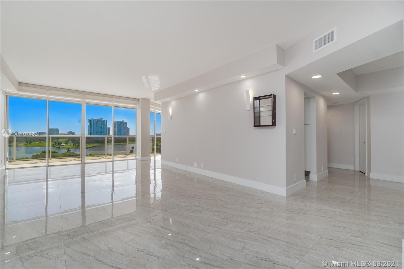 Property Photo:  20281 E Country Club Dr 711  FL 33180 