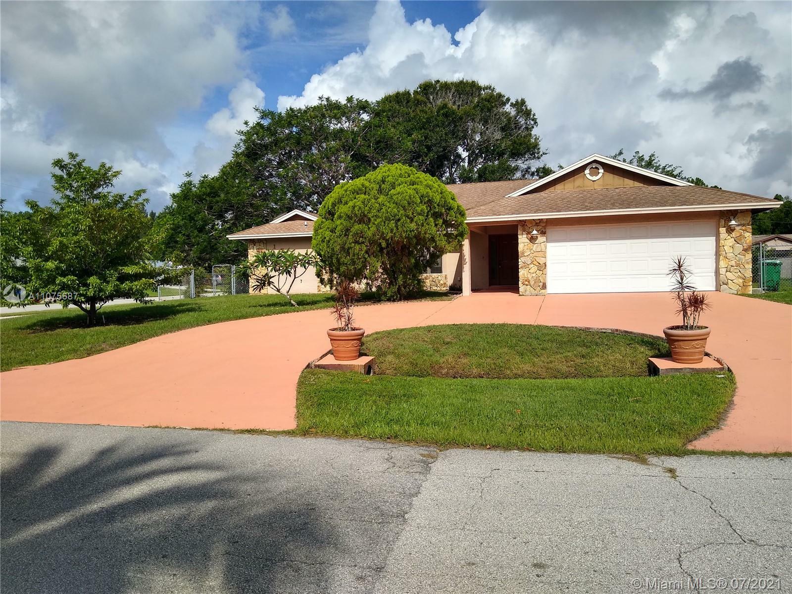 Property Photo:  1798 SE Mansfield St  FL 34952 