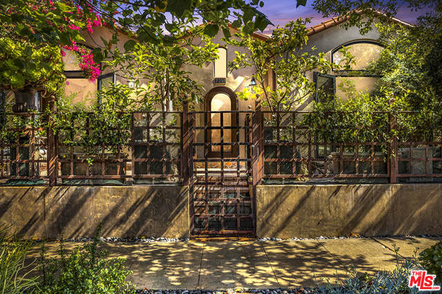 Property Photo: 7211 Oakwood Ave CA 90036
