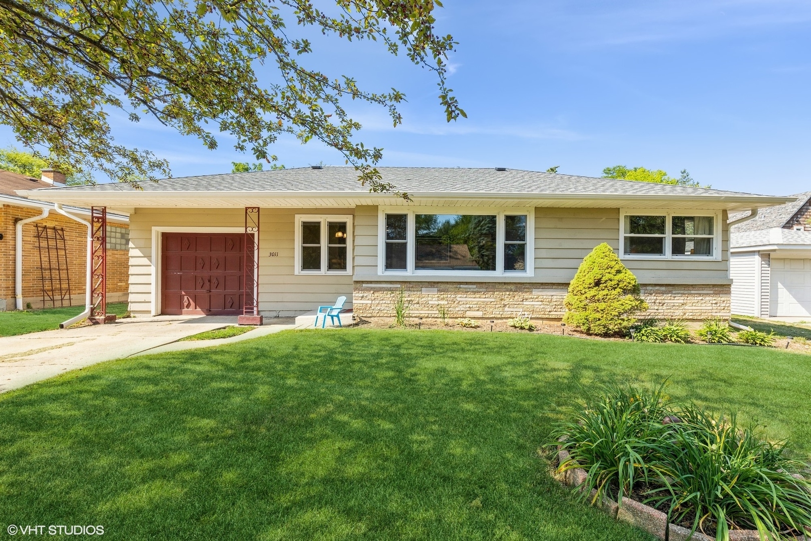 Property Photo: 3011 Emily Lane IL 60051
