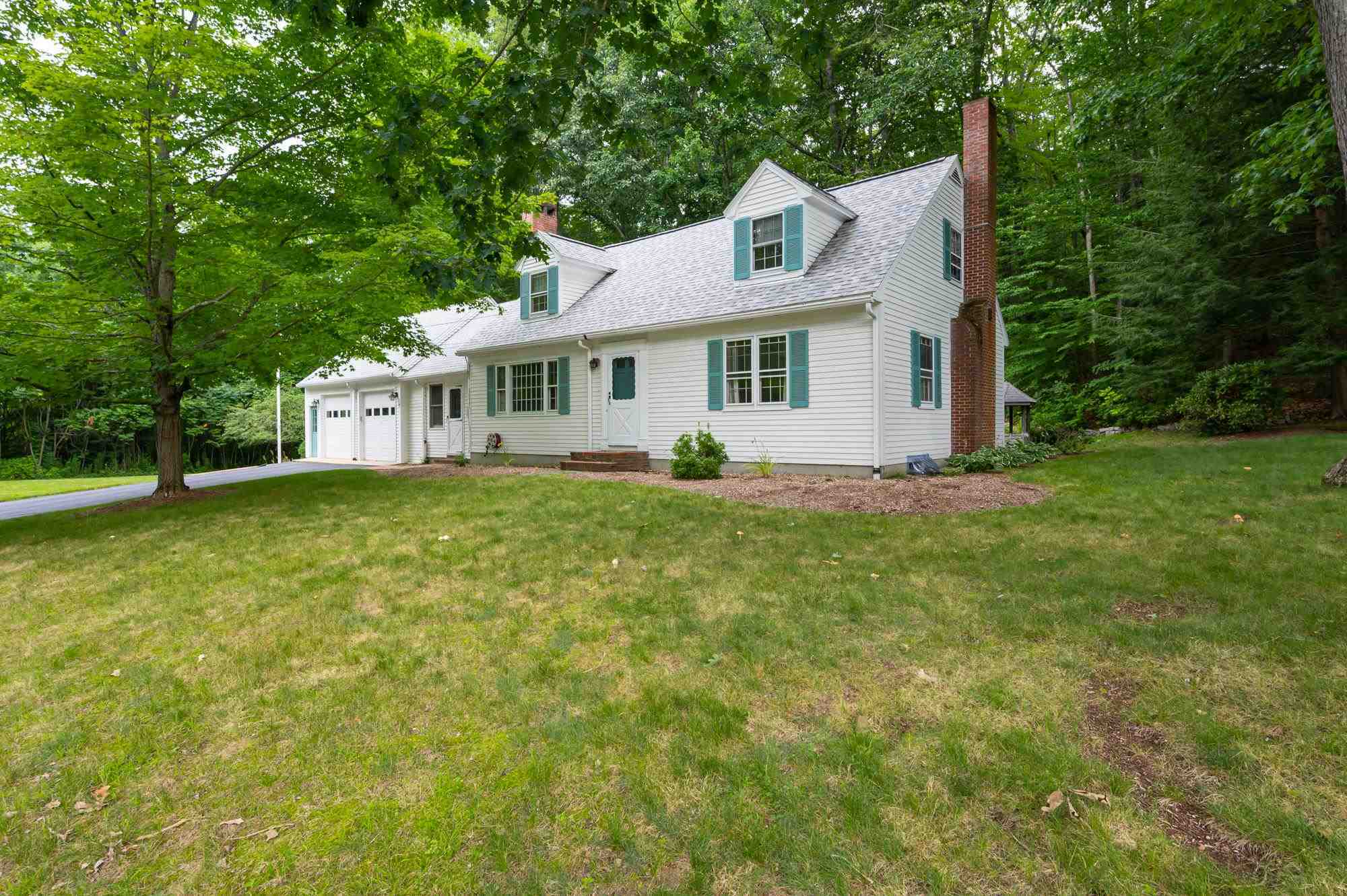 Property Photo:  7 Birch Lane  NH 03055 