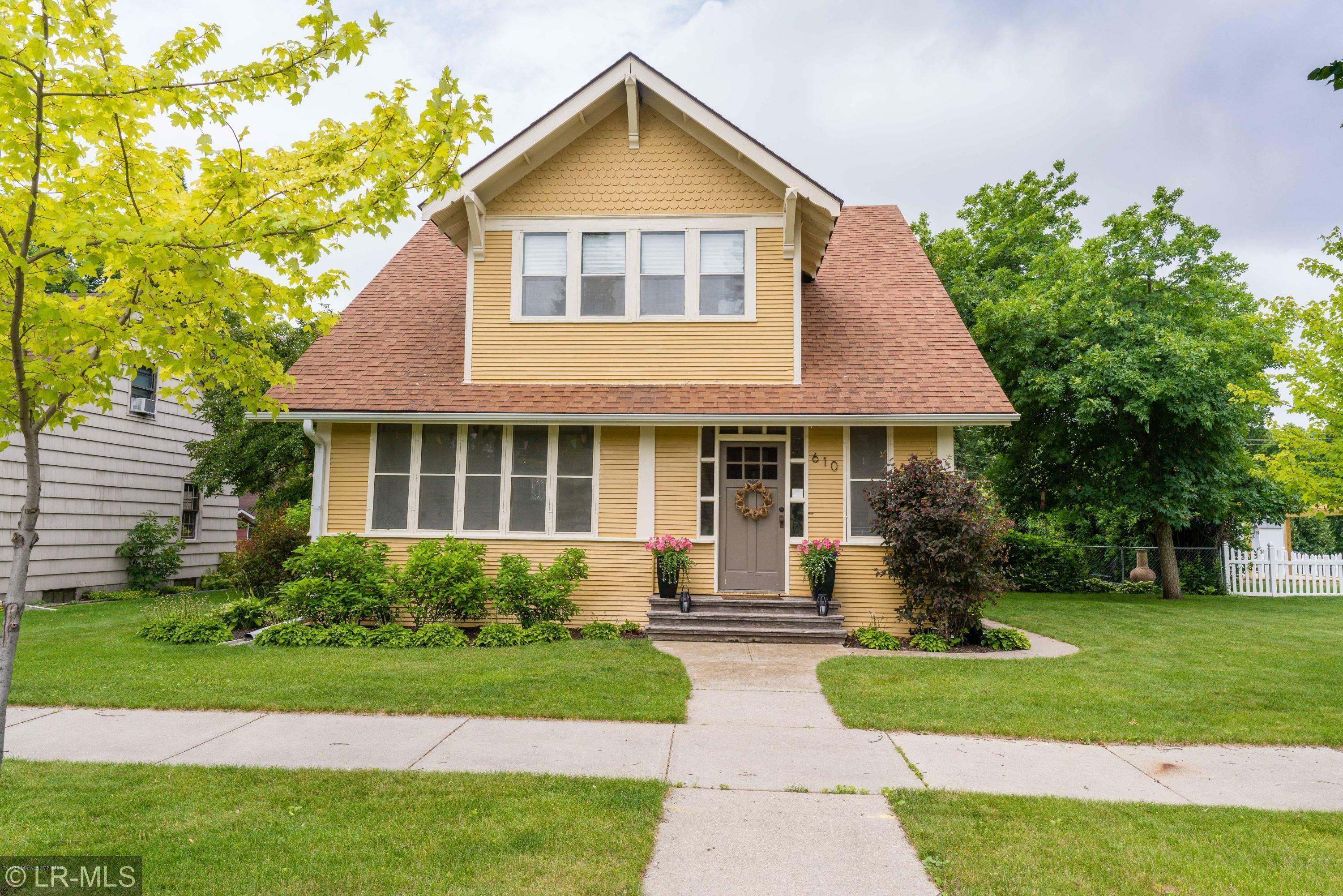 Property Photo: 610 W Alcott Avenue MN 56537