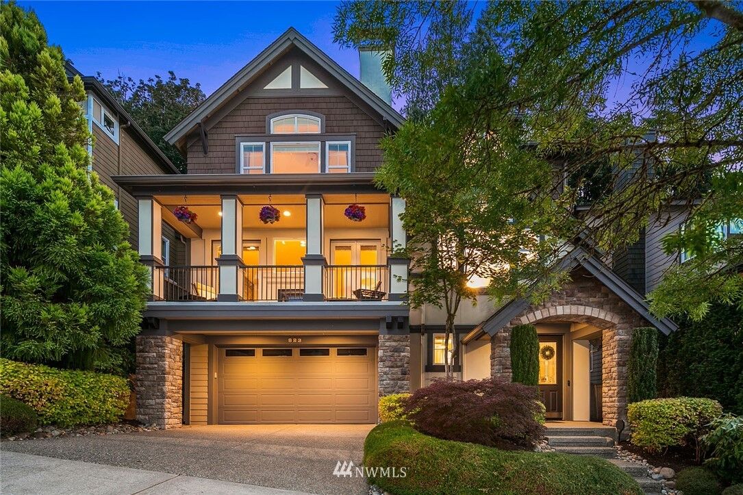 Property Photo:  823  Summerhill Ridge Drive NW  WA 98027 