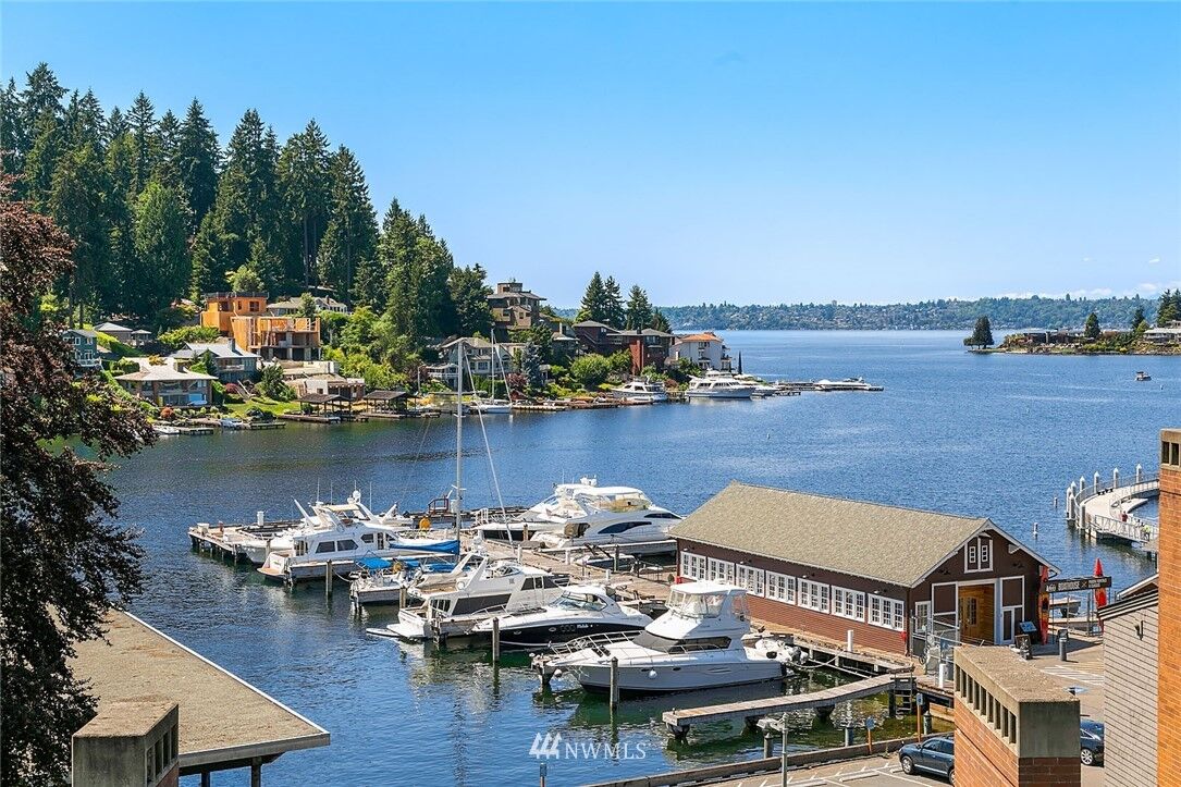 Property Photo: 9931 Lake Washington Boulevard NE B-302 WA 98004