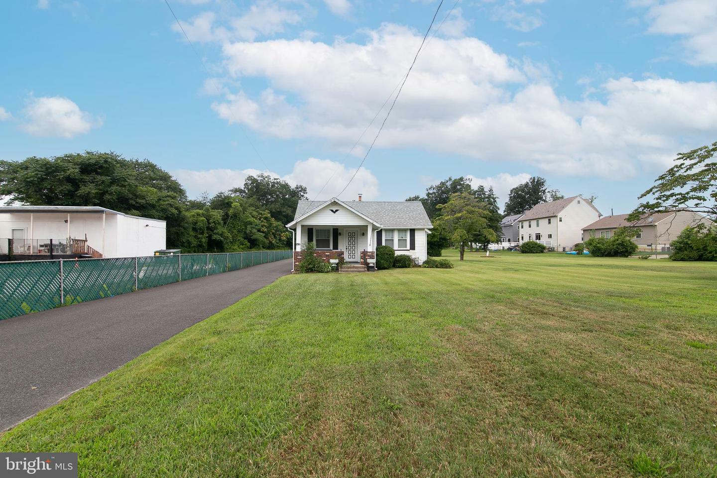 Property Photo:  1632 Hurffville Road  NJ 08080 