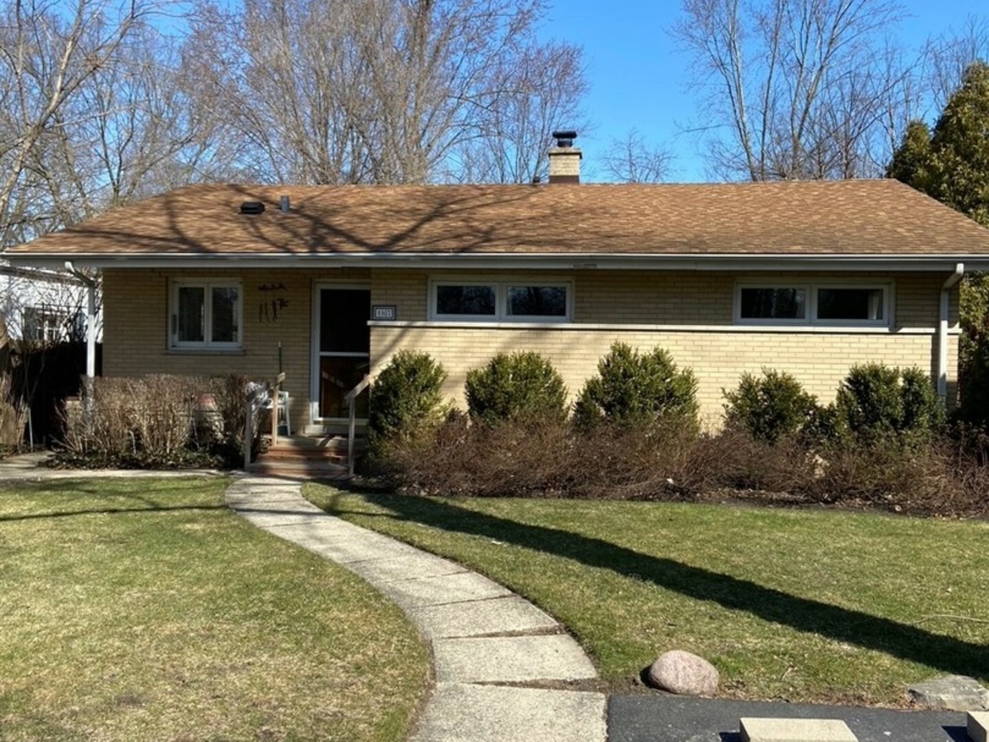 Property Photo:  1167 Willow Road  IL 60093 