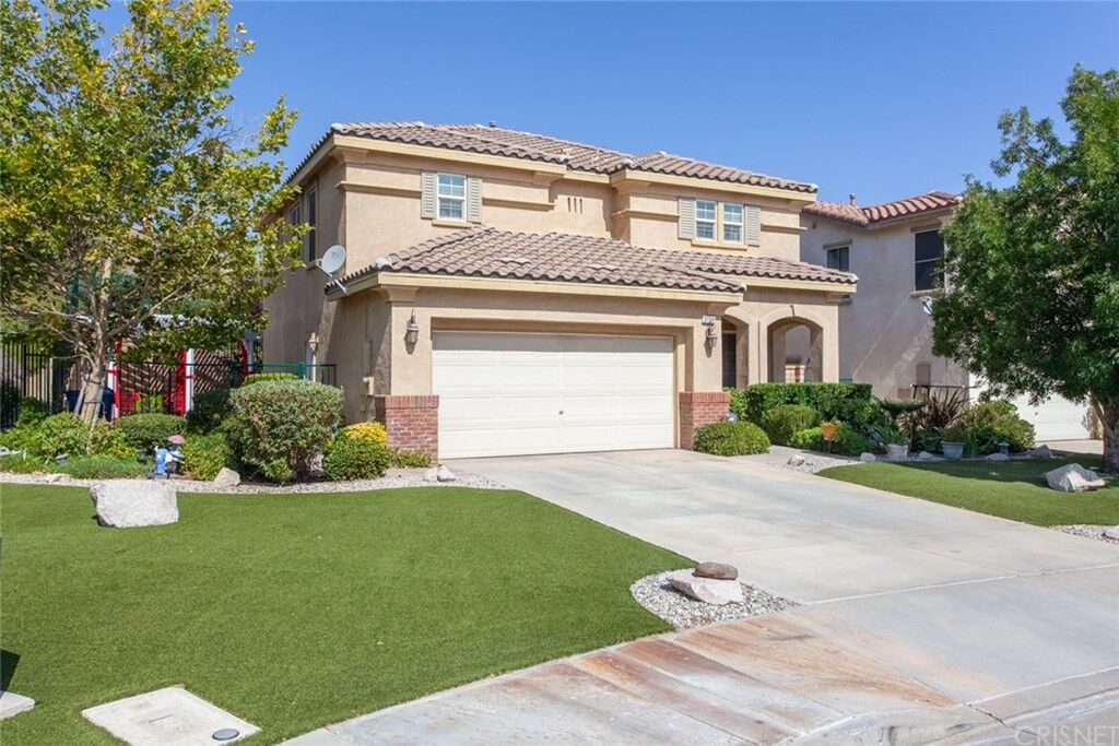 Property Photo: 37221 Jargonelle Court CA 93551