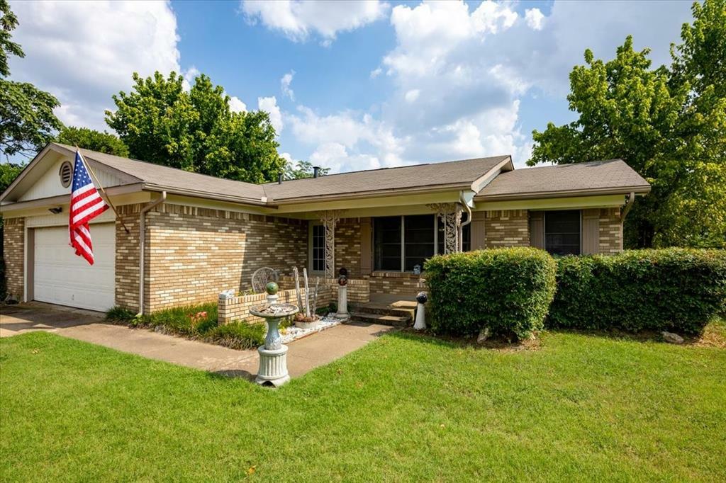 Property Photo:  6109 Over Lake Drive  TX 76135 