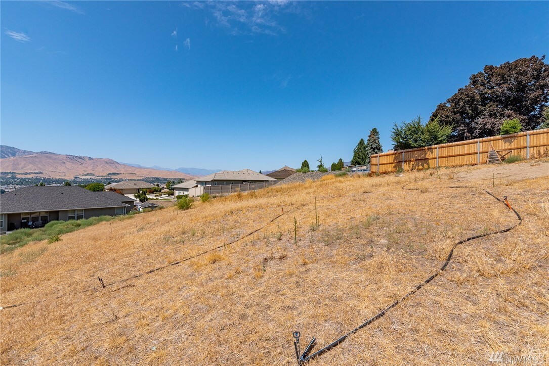 Property Photo:  2016 B Valley View Blvd B  WA 98802 