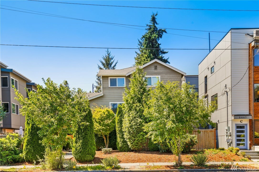 Property Photo: 5453 Fauntleroy Wy SW WA 98136