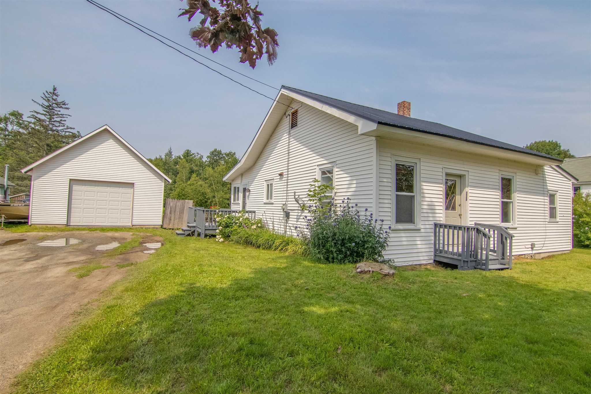 Property Photo:  226 Agassiz Street  NH 03574 