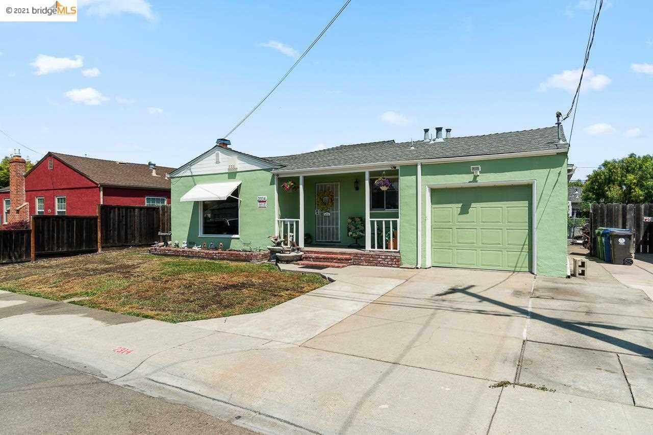 Property Photo:  2314 Star Ave  CA 94546-6348 