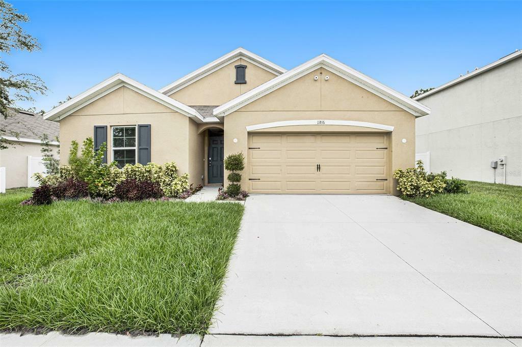 Property Photo:  11816 Myrtle Rock Drive  FL 33578 