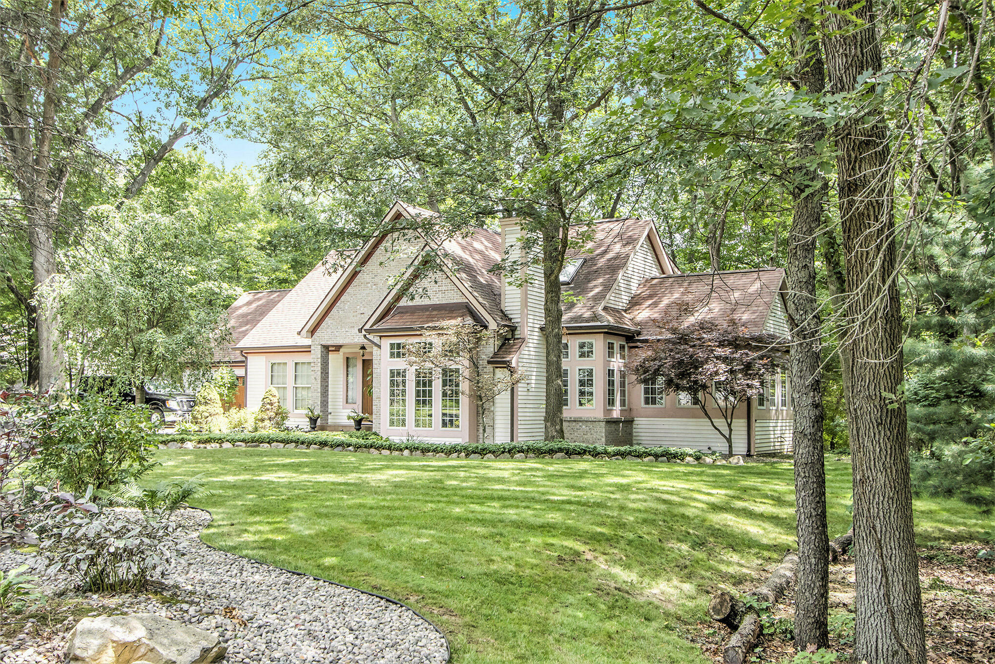 Property Photo:  266 Summerset Drive  MI 49009 