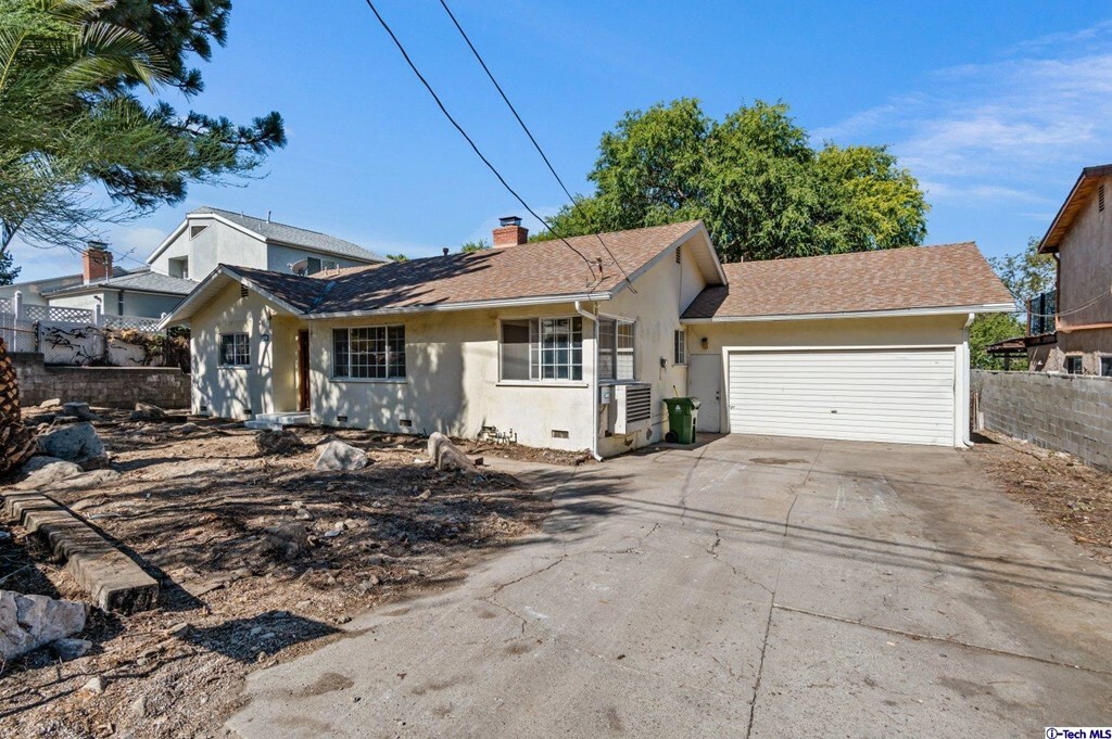 Property Photo:  10611 Pinewood Avenue  CA 91042 