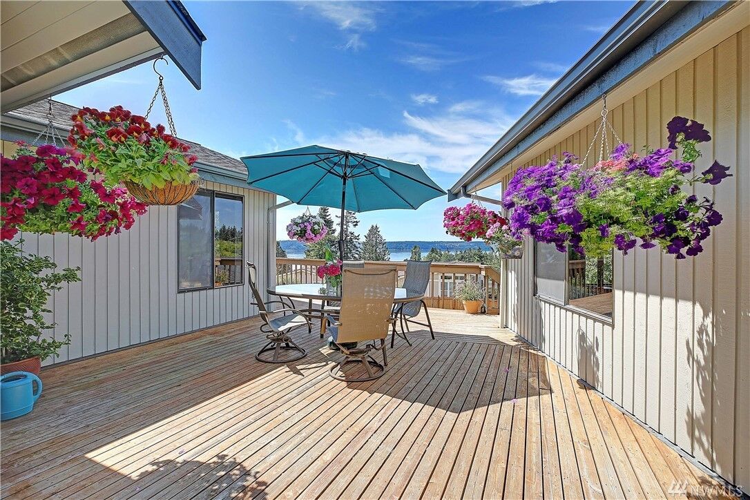 Property Photo:  1154 York Place  WA 98282 