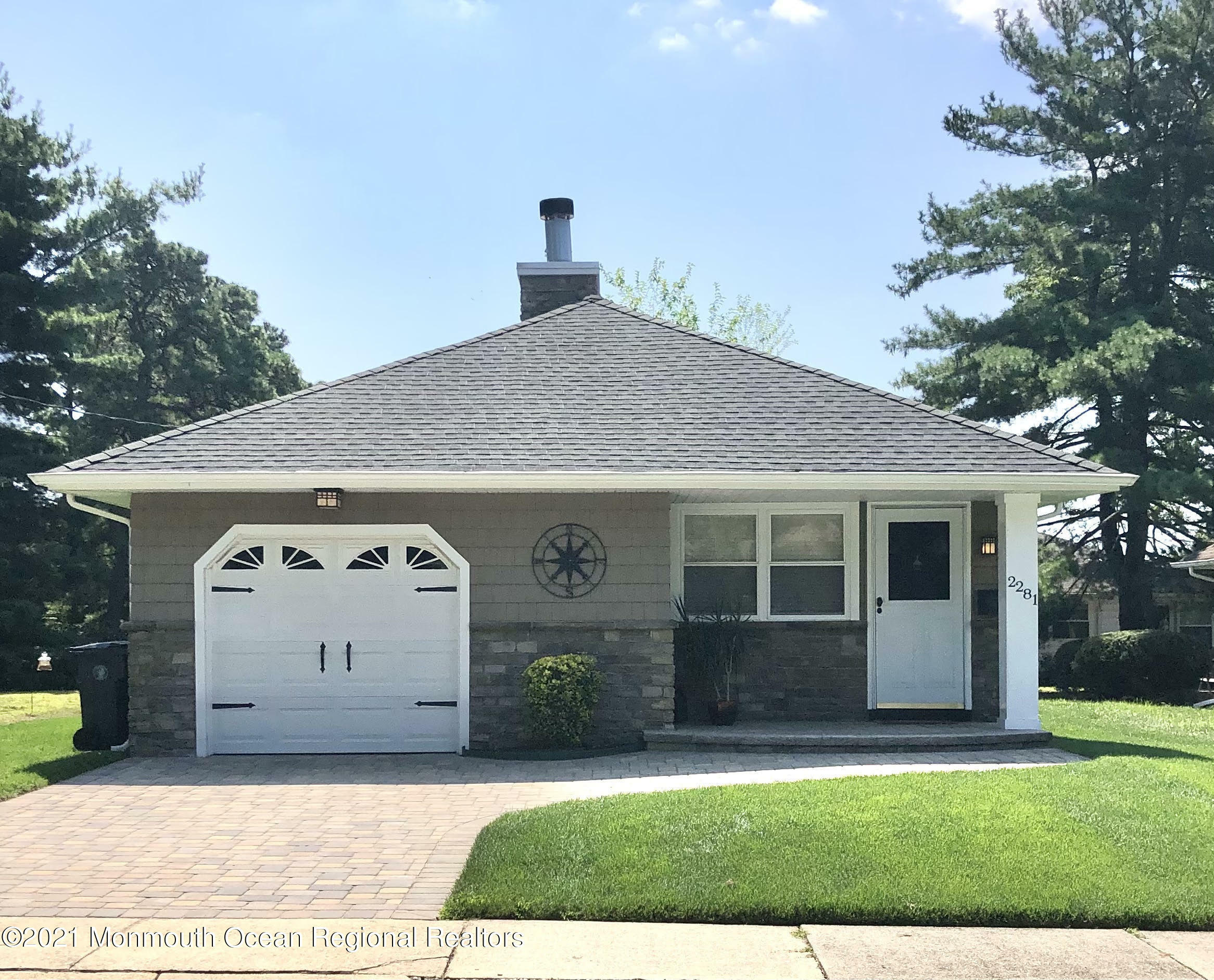Property Photo: 2281 Mount Hood Lane NJ 08753