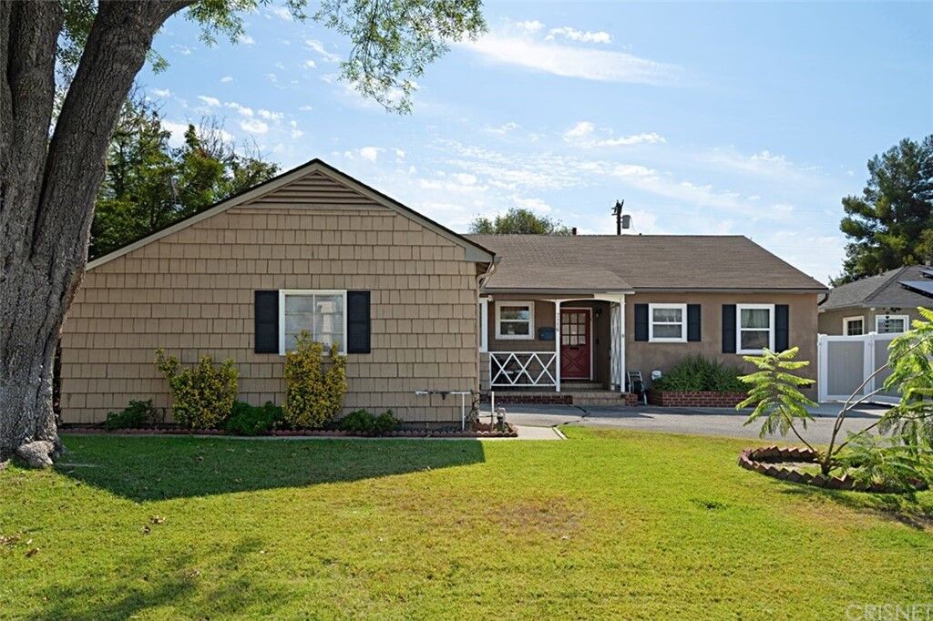 Property Photo:  7116 Shoshone Avenue  CA 91406 