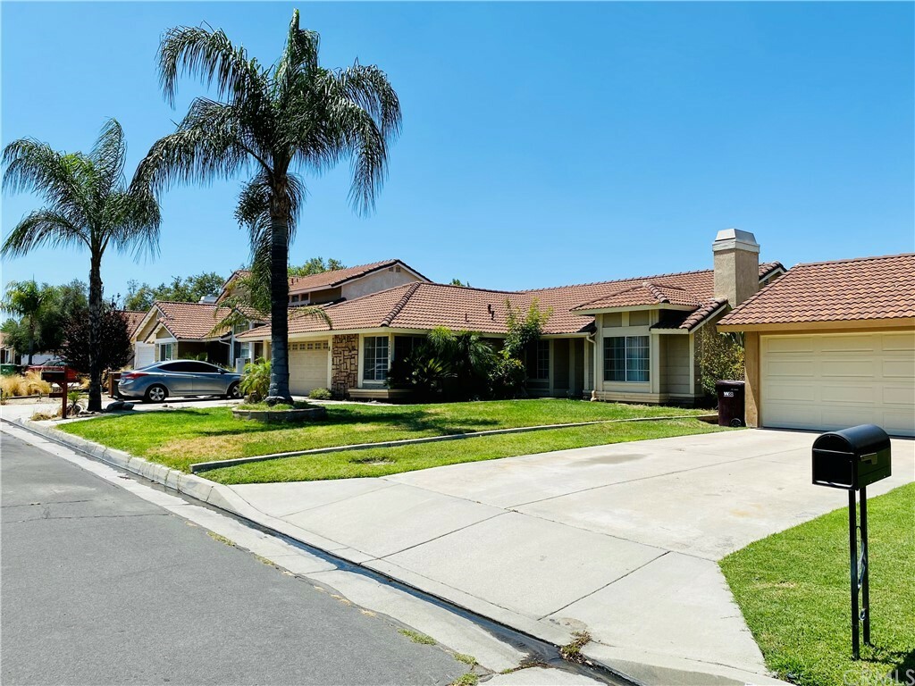 Property Photo:  24891 Cologne Drive  CA 92544 