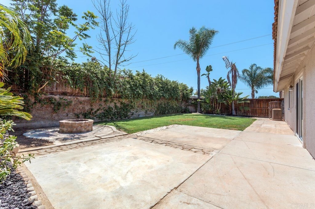 Property Photo:  327 Old Stage Ct  CA 92028 