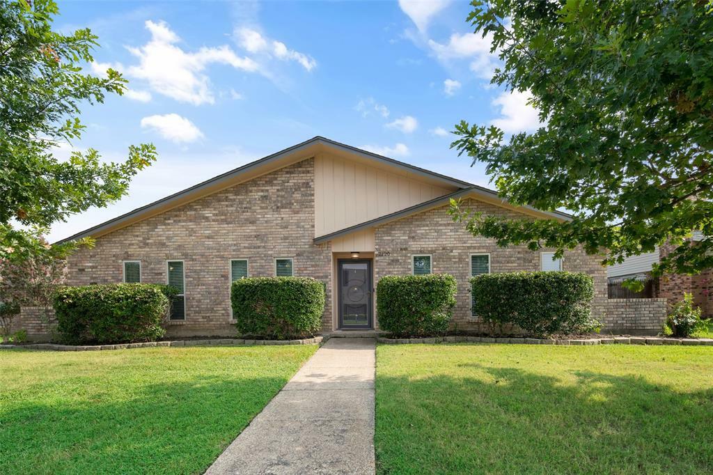 Property Photo:  2120 Blossom Lane  TX 75081 