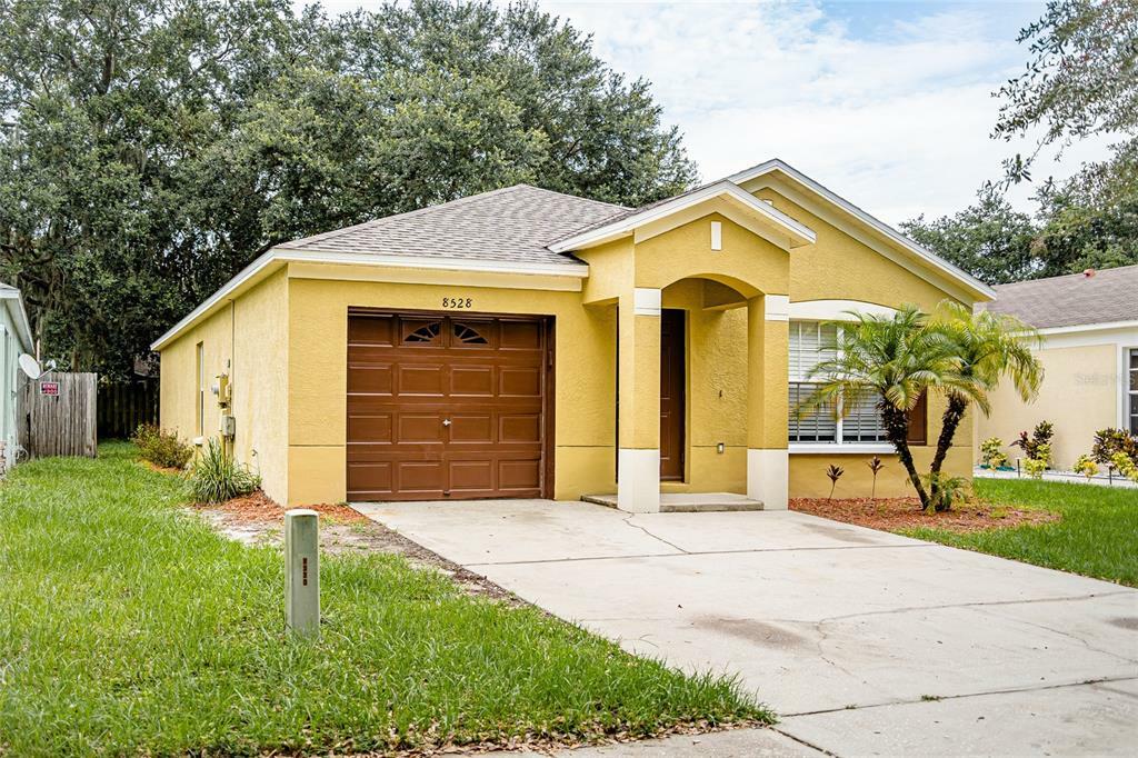 Property Photo:  8528 Quarter Horse Drive  FL 33578 