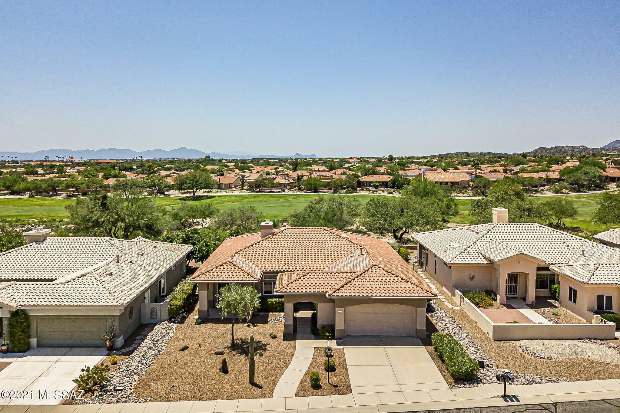 Property Photo: 14579 N Lost Arrow Drive AZ 85755