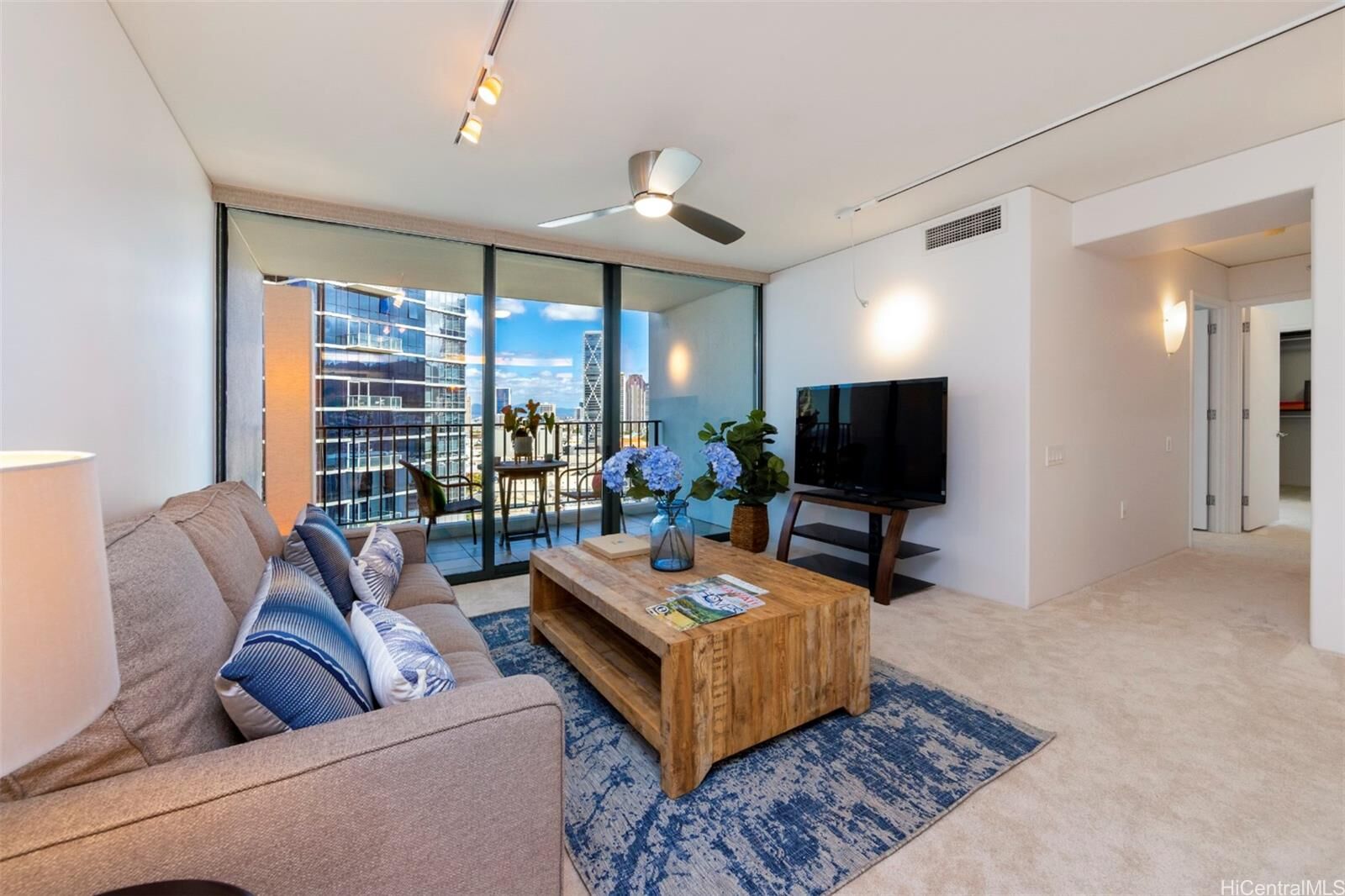 Property Photo:  88 Piikoi Street 1502  HI 96814 