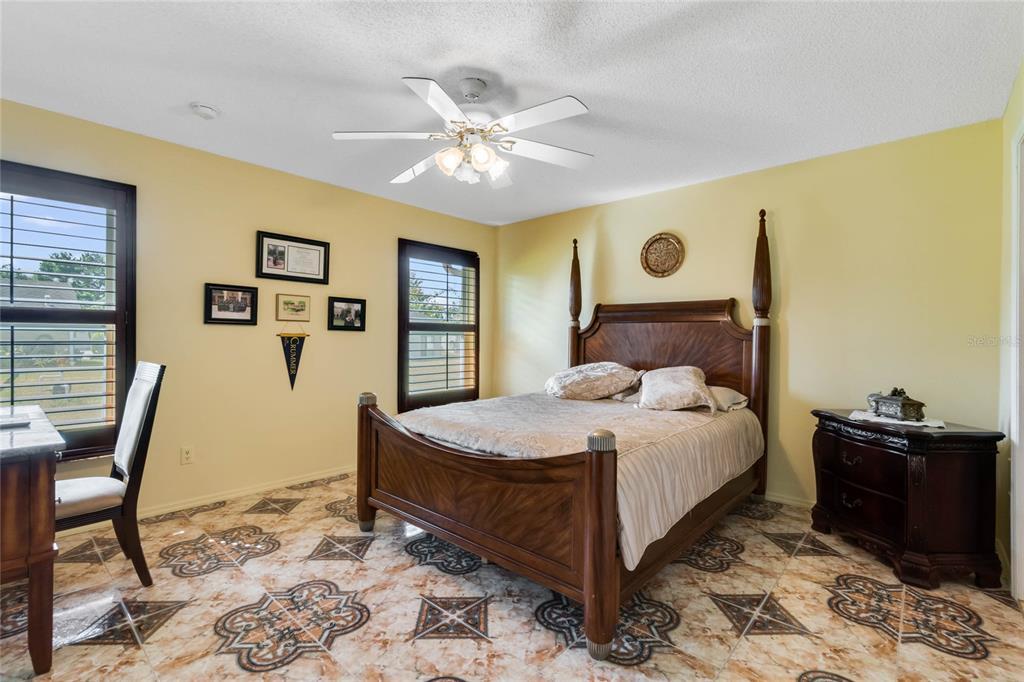Property Photo: 10768 Lazy Lake Drive FL 32821