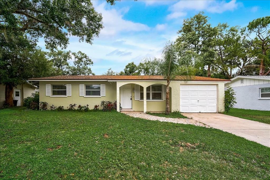 Property Photo:  5017 Bell Meade Drive  FL 34232 