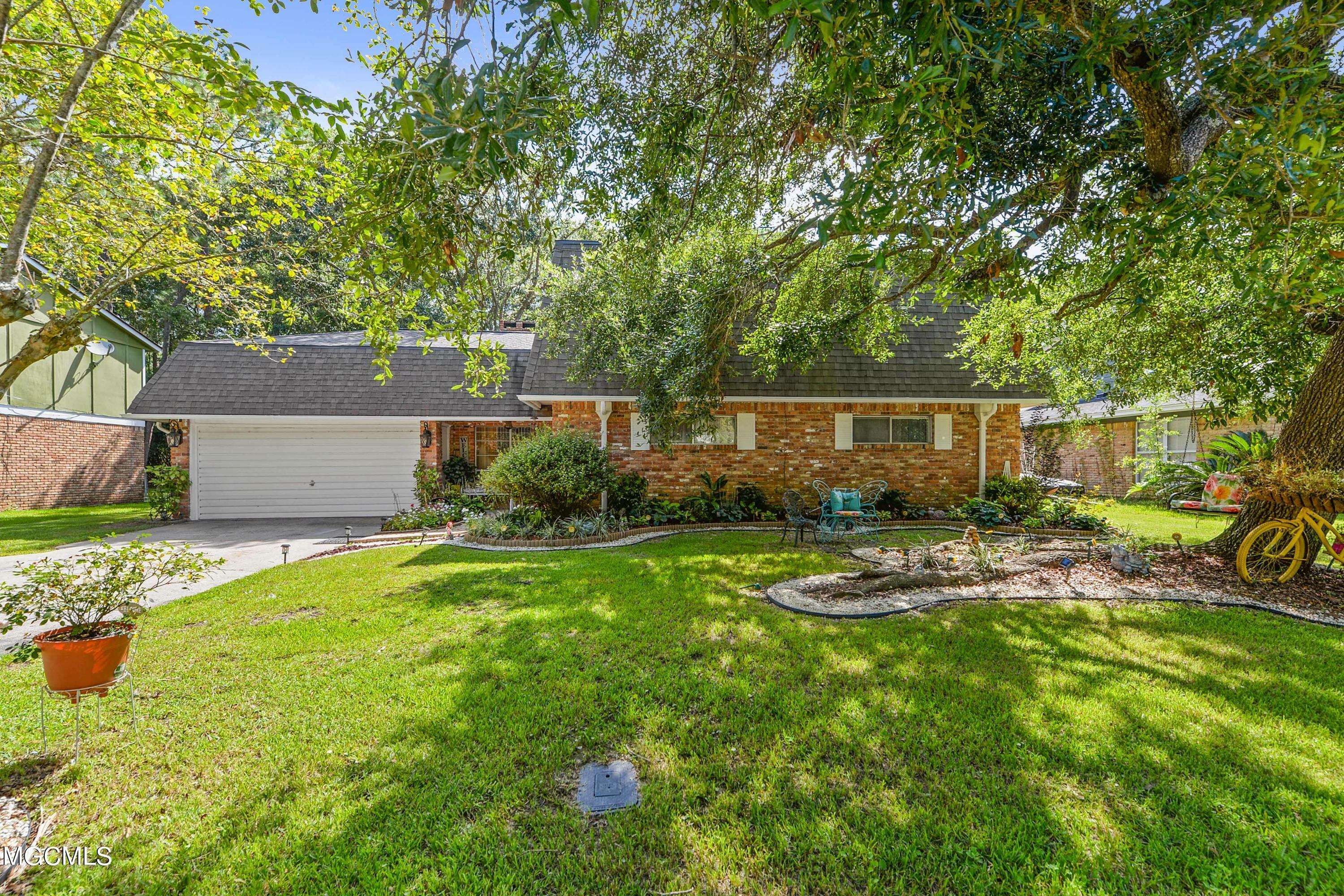 Property Photo:  1724 Mary Ann Drive  MS 39553 