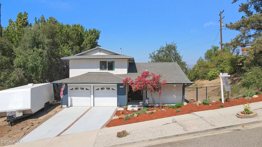 Property Photo:  650 Hudspeth Street  CA 93065 