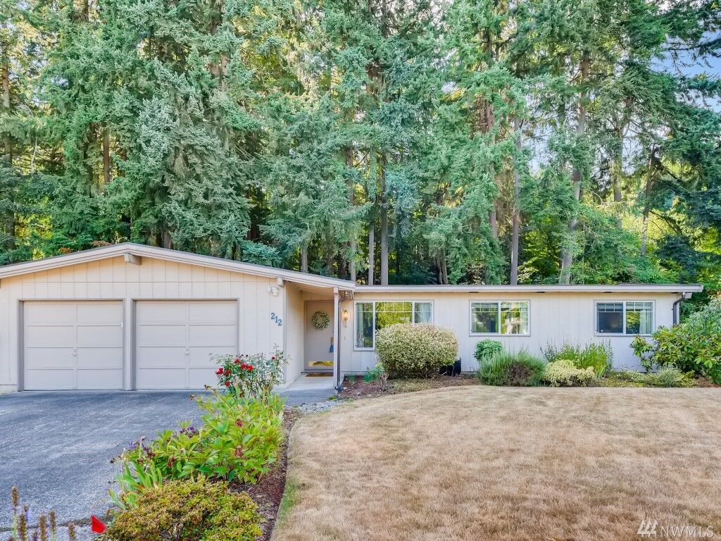 Property Photo: 212 225th Place SE WA 98021