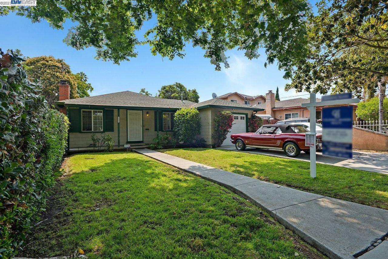 Property Photo: 1122 Windermere Ave CA 94025
